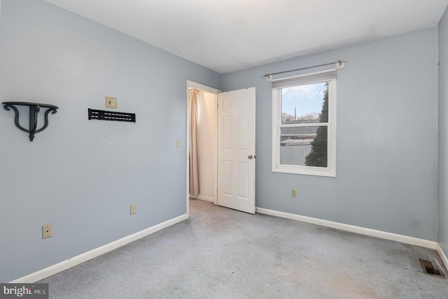 1387 Sholly Avenue photo 17