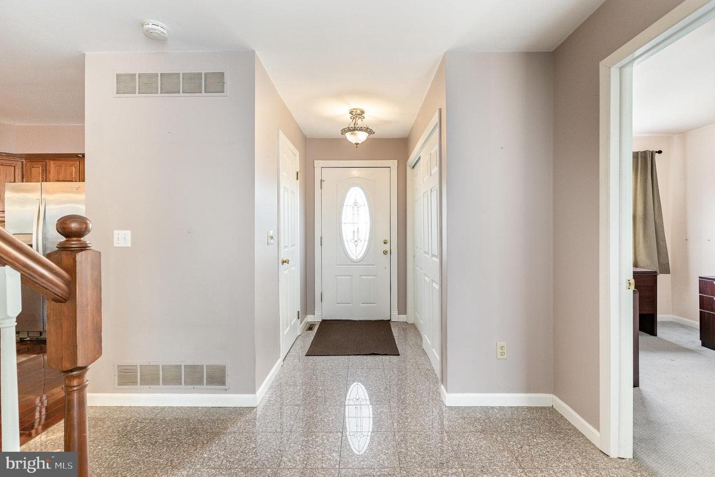 1387 Sholly Avenue photo 3