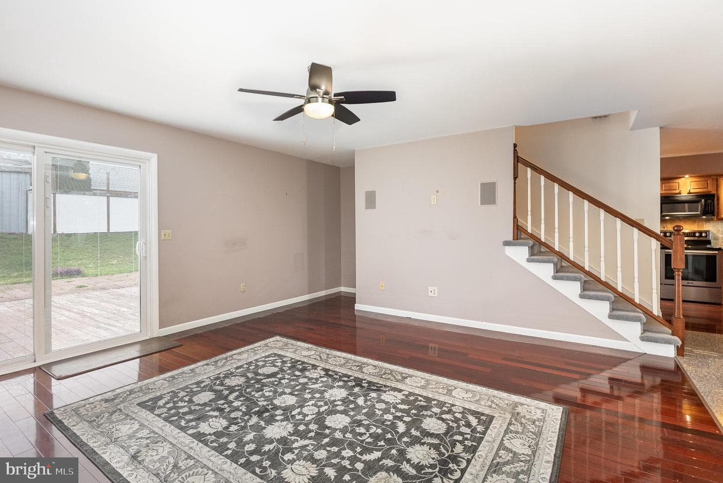 1387 Sholly Avenue photo 6