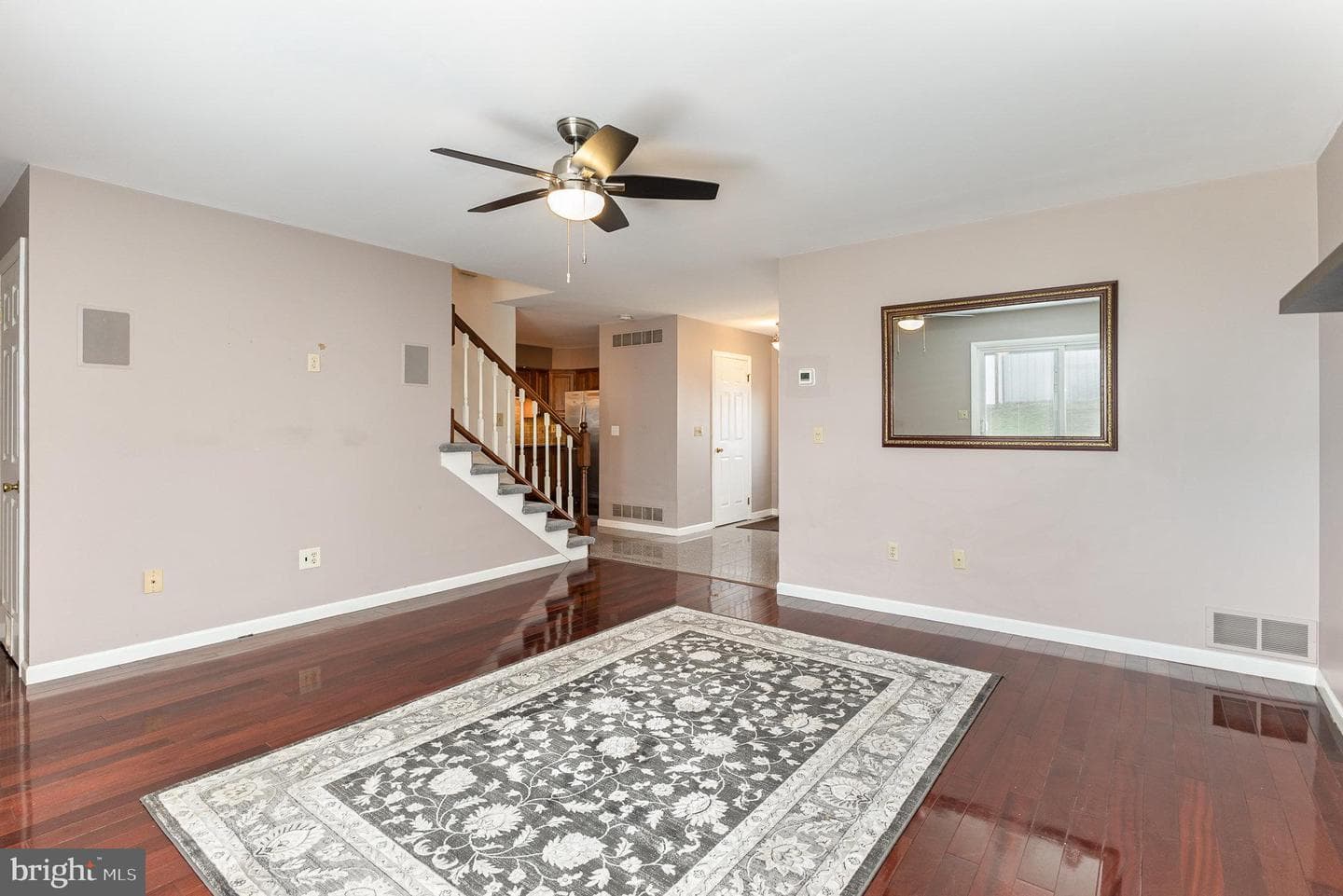1387 Sholly Avenue photo 7