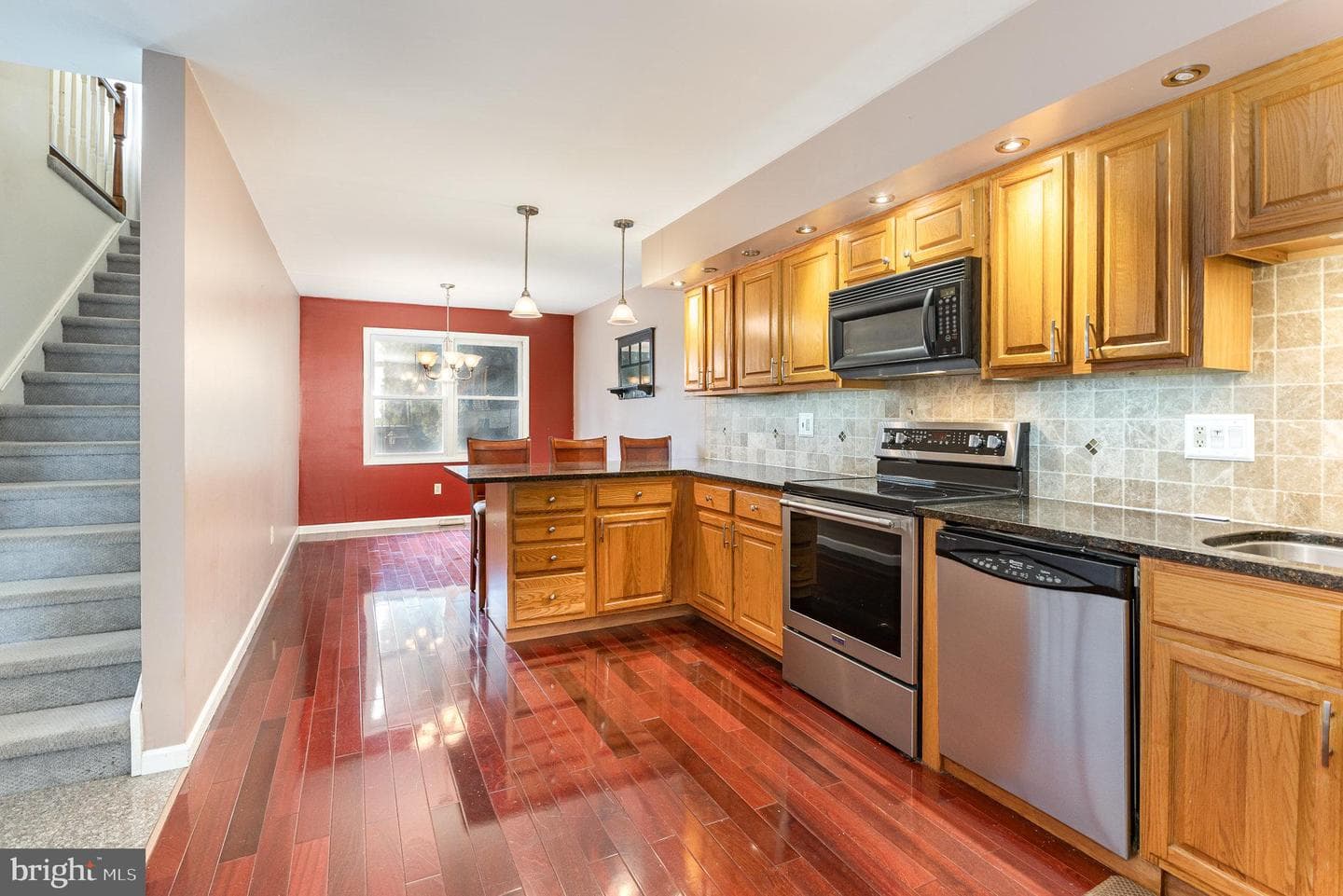 1387 Sholly Avenue photo 9