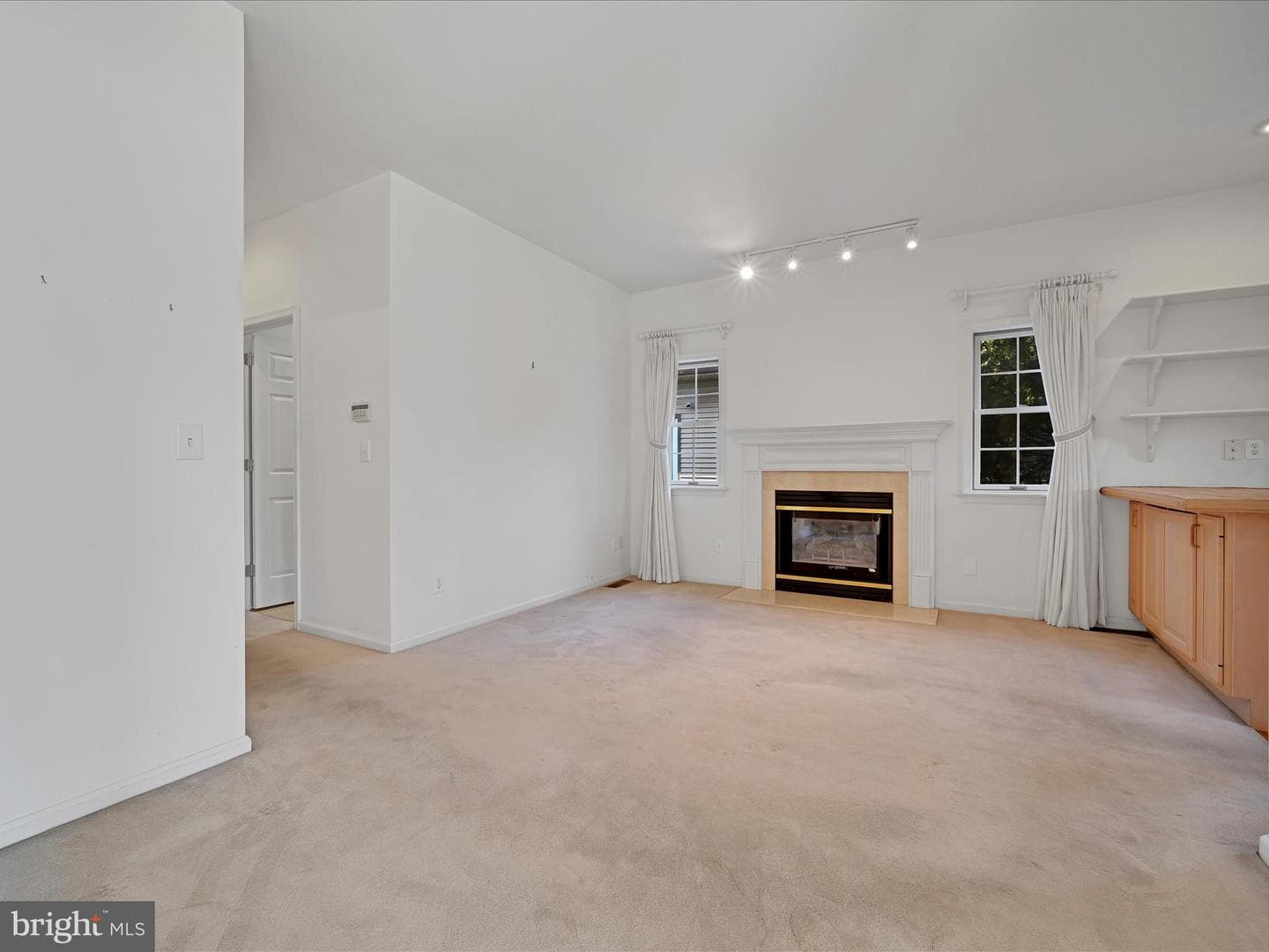 520 Waterside Circle photo 16