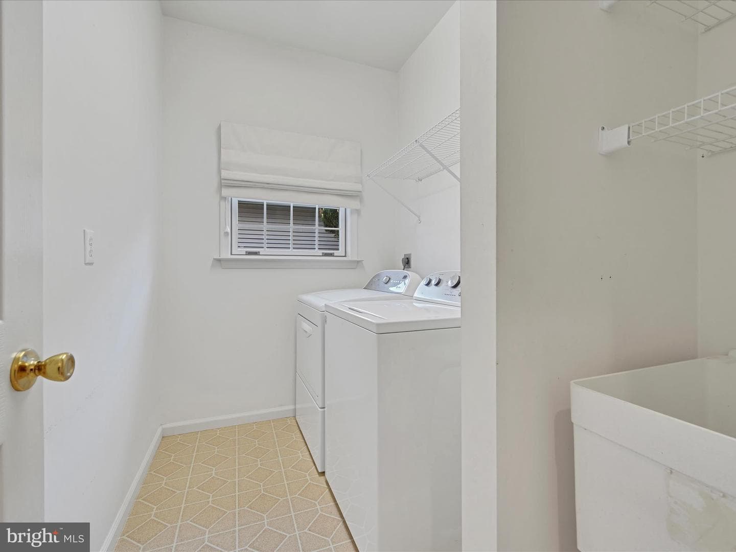 520 Waterside Circle photo 18