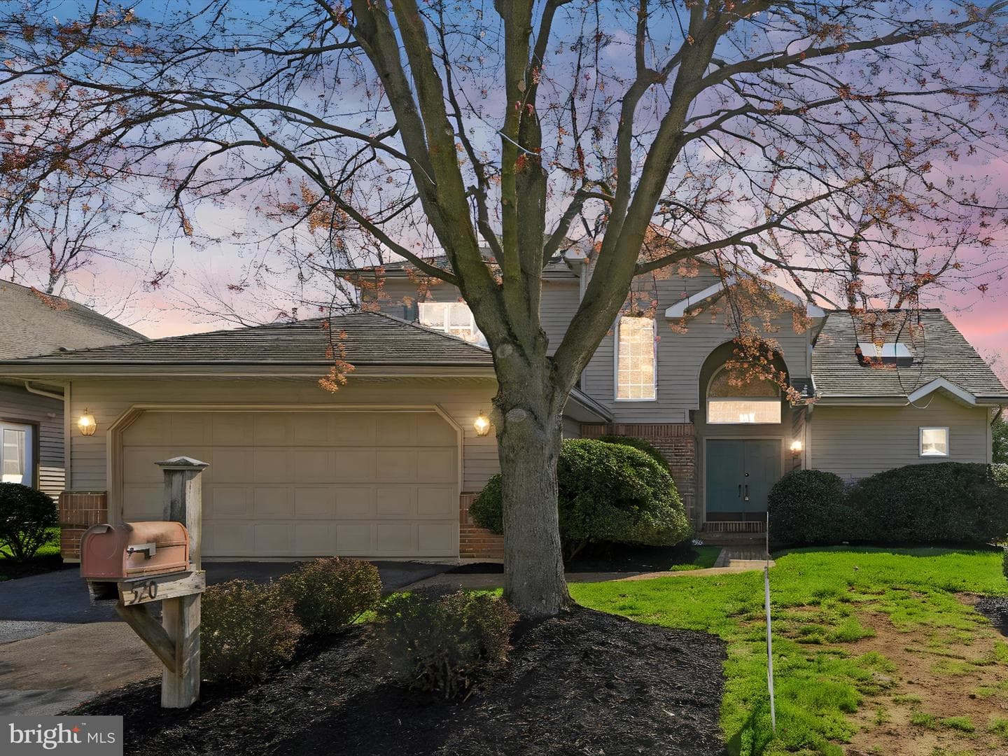 520 Waterside Circle photo 2