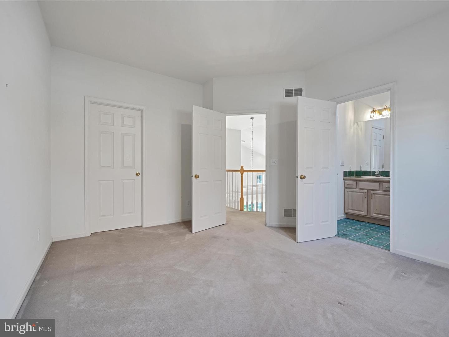 520 Waterside Circle photo 26