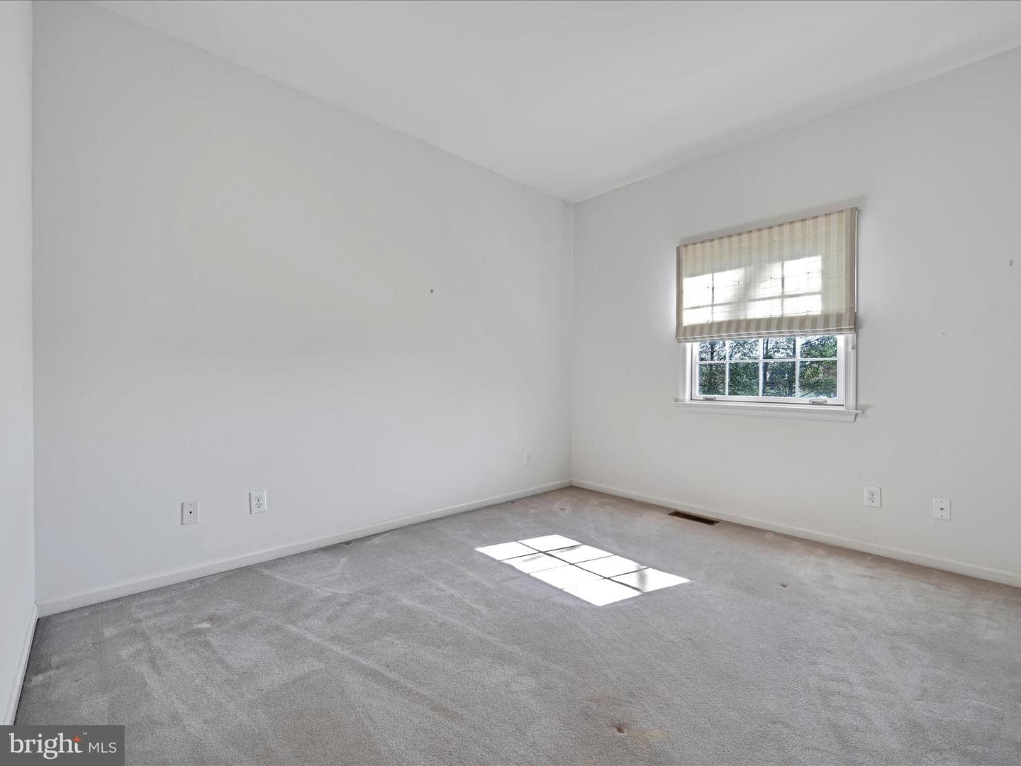 520 Waterside Circle photo 27