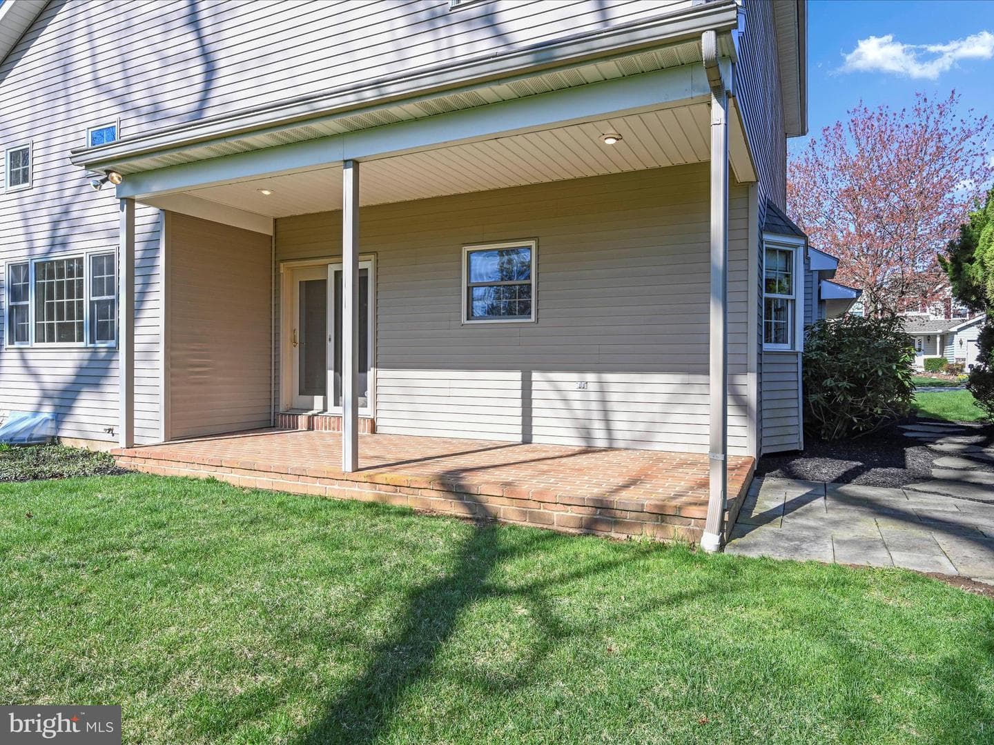 520 Waterside Circle photo 34