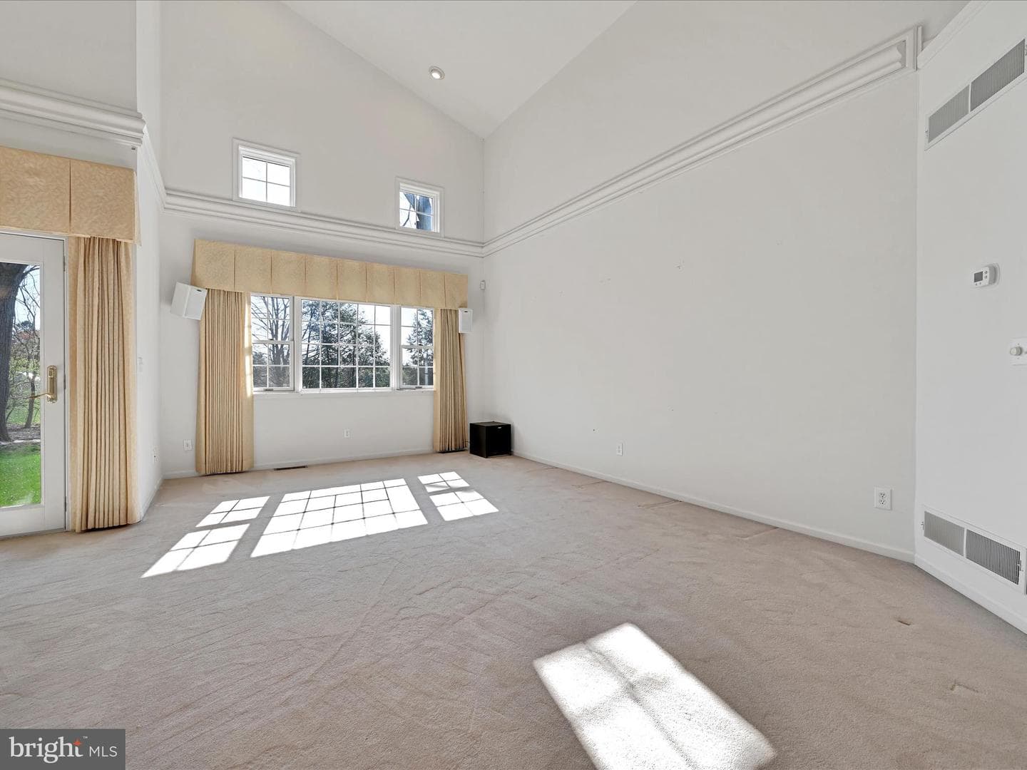520 Waterside Circle photo 7