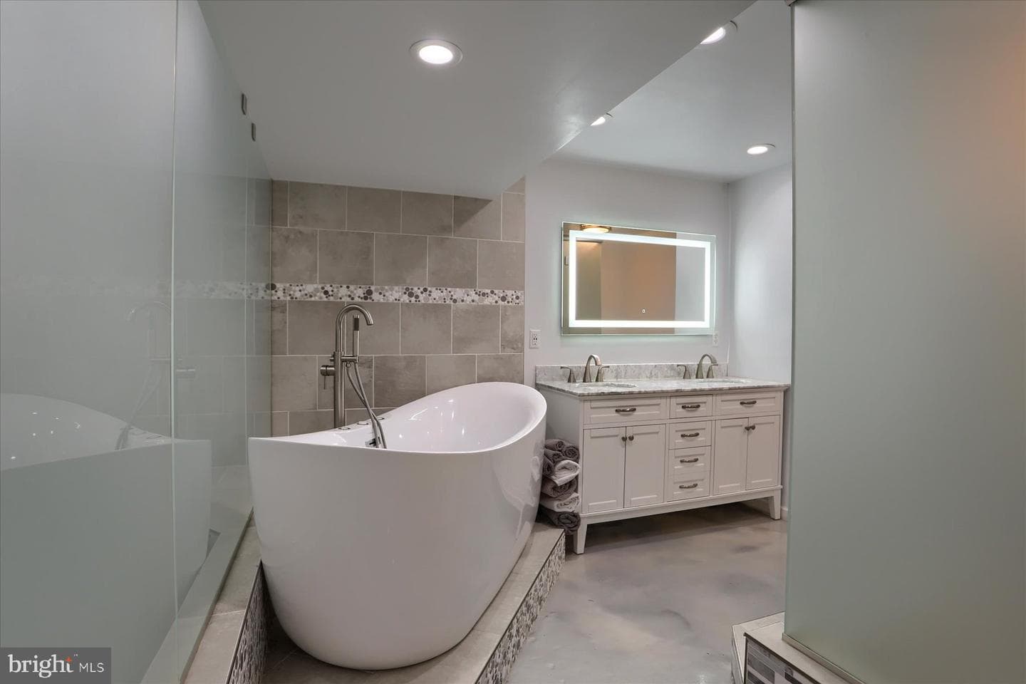 11 Stafford Drive photo 31
