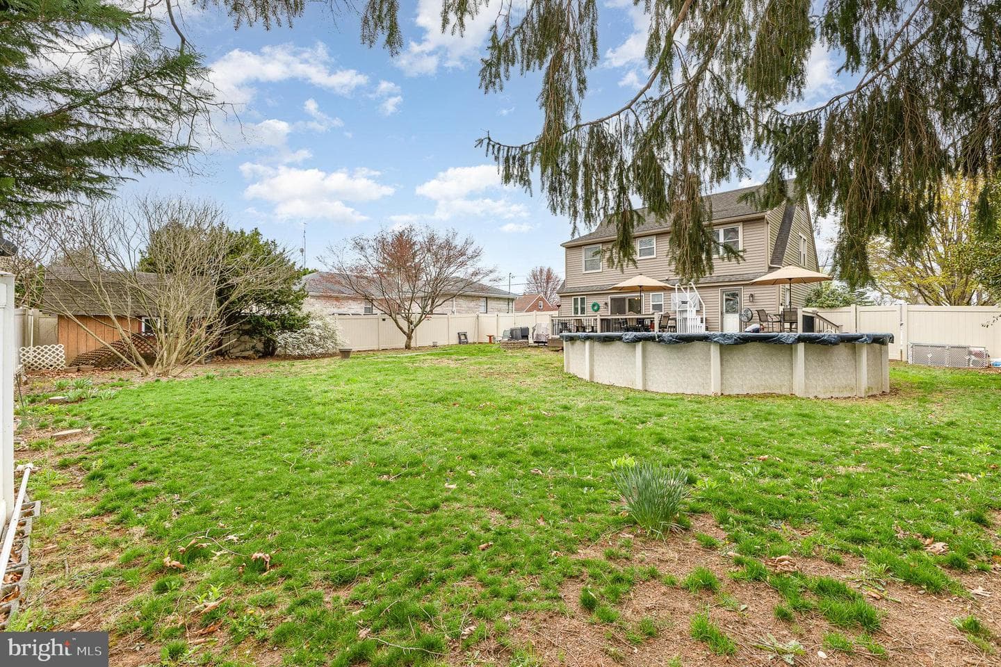 706 Smith Avenue photo 32