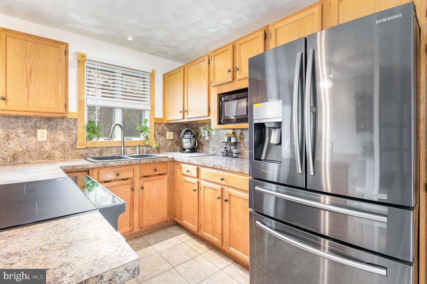 706 Smith Avenue photo 4
