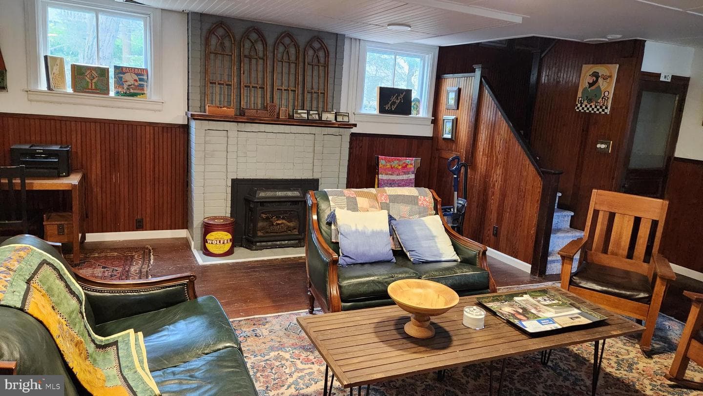 110 Brown Avenue photo 5