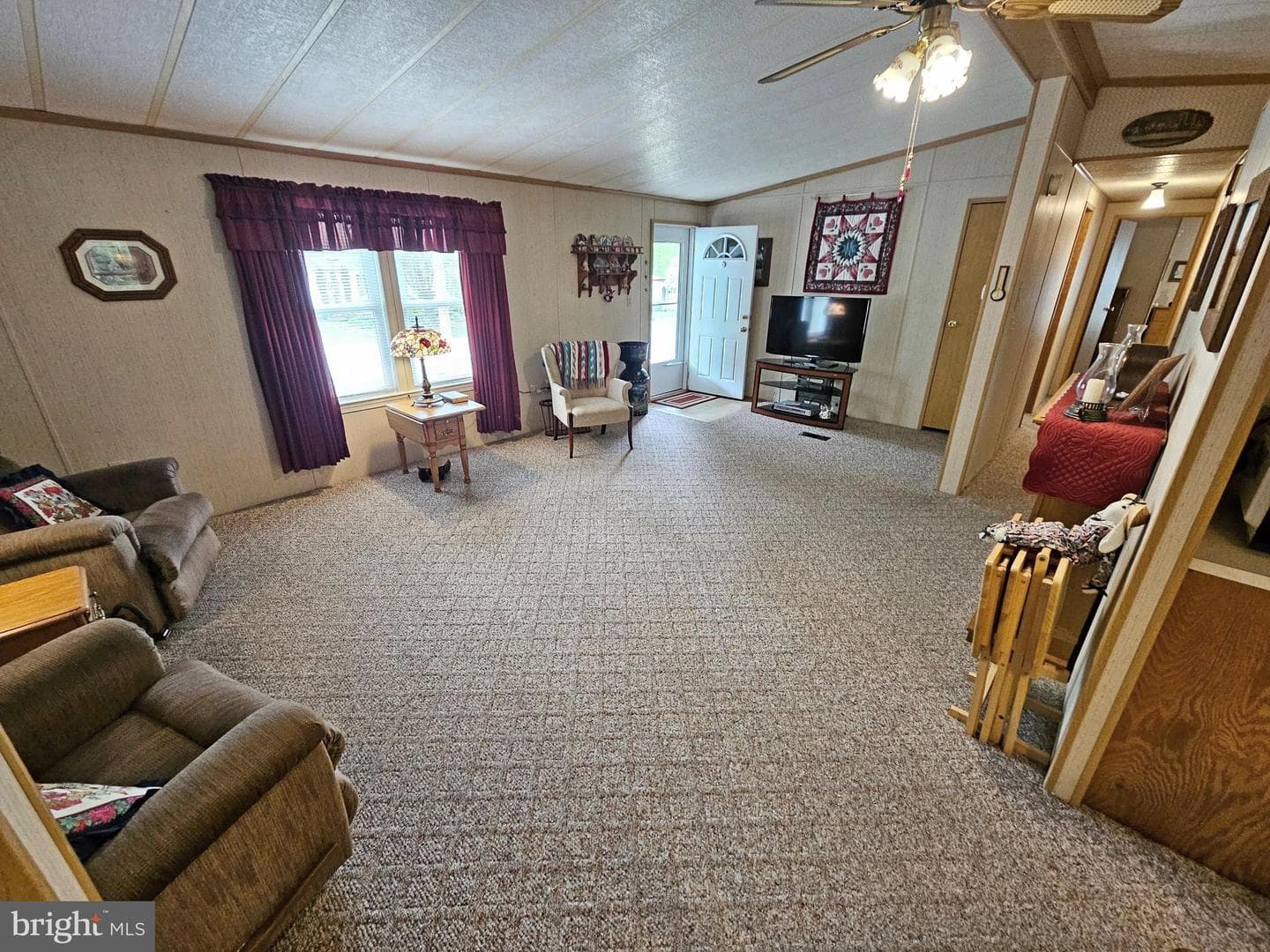 319 Maple Avenue photo 13