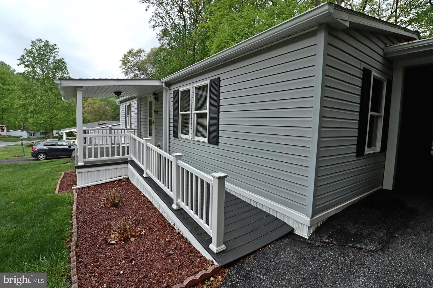 319 Maple Avenue photo 23