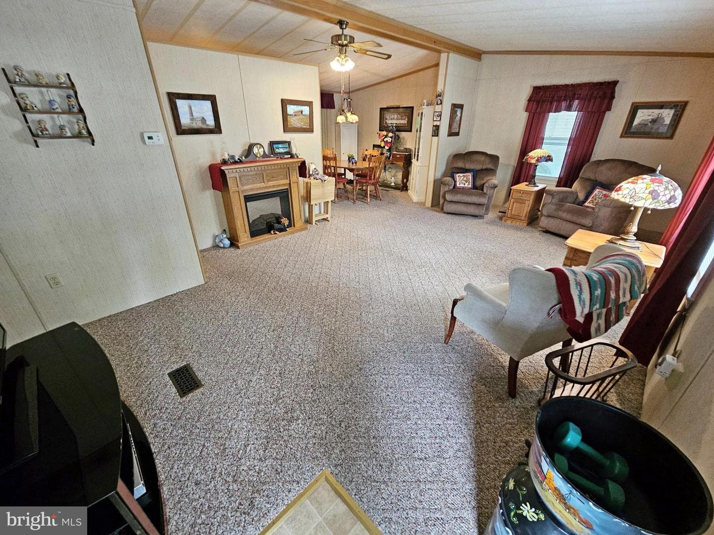 319 Maple Avenue photo 6