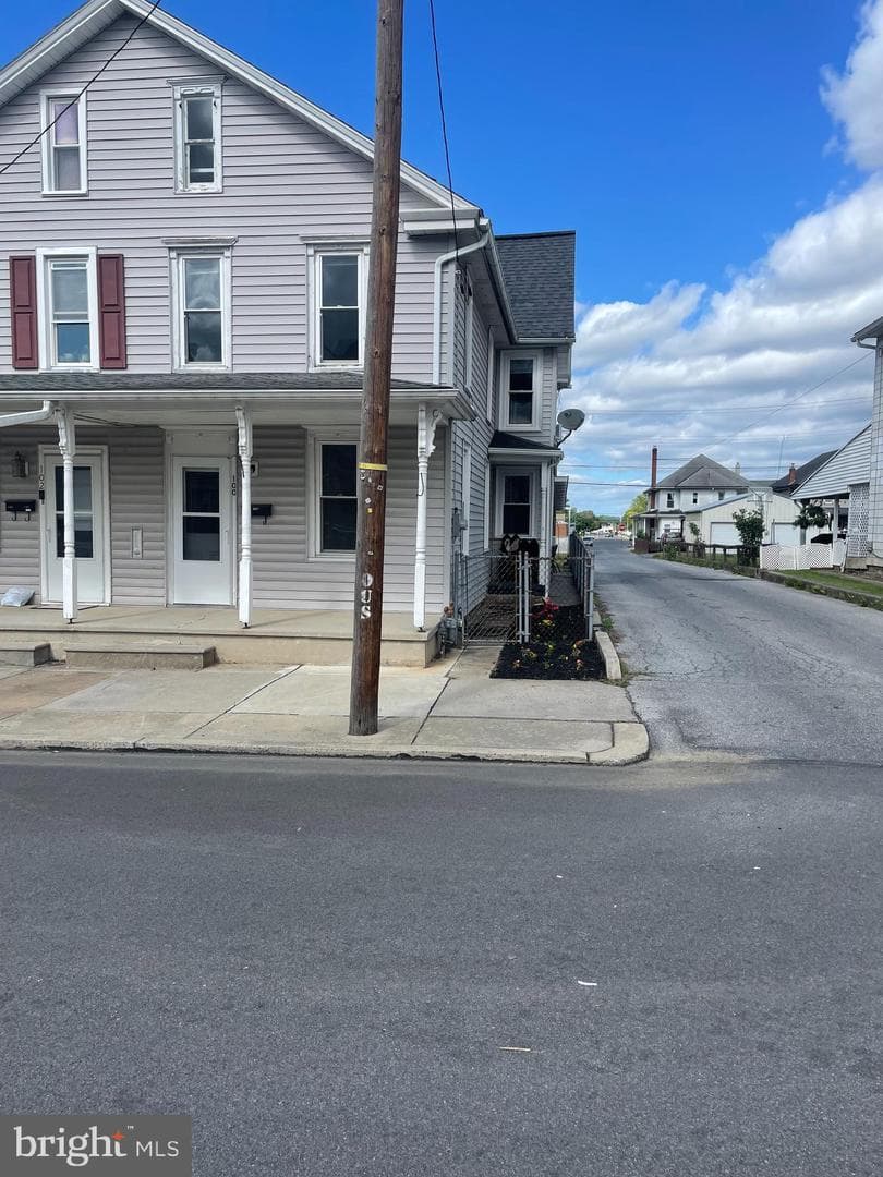 100 N Lincoln Street photo 1