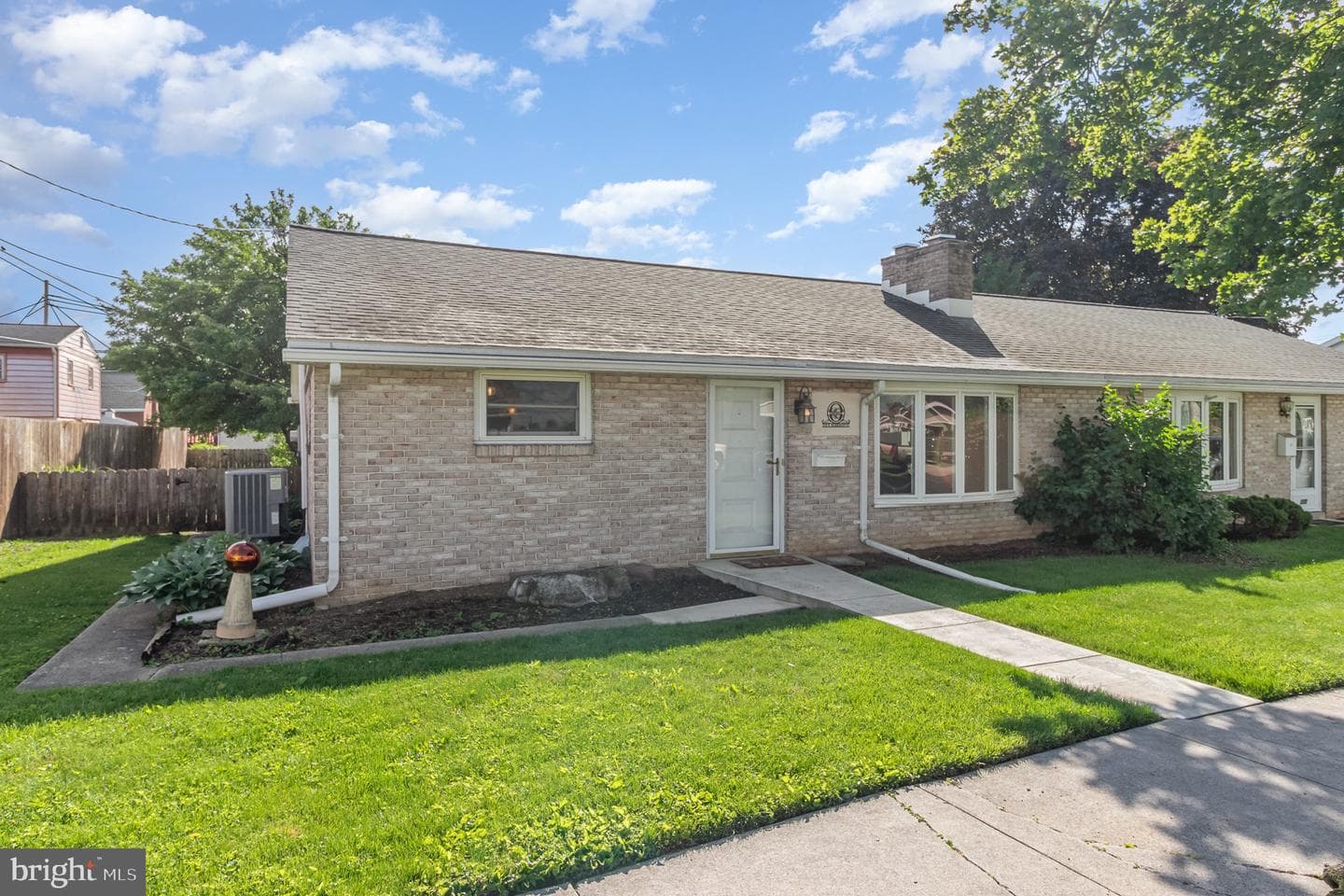 230 N Harrison Street photo 3