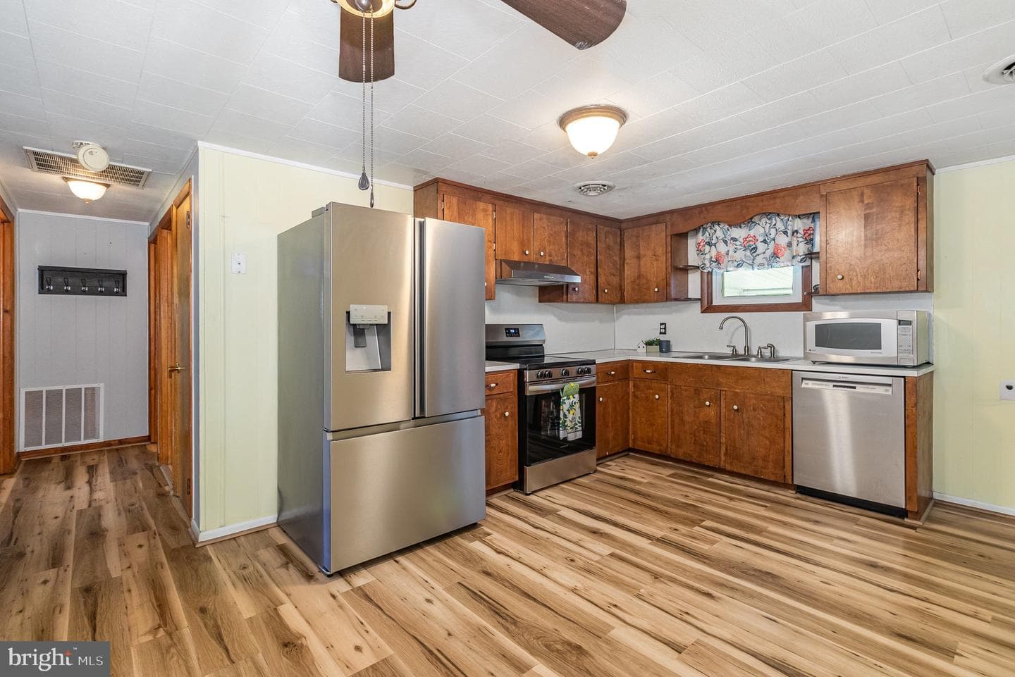 230 N Harrison Street photo 7