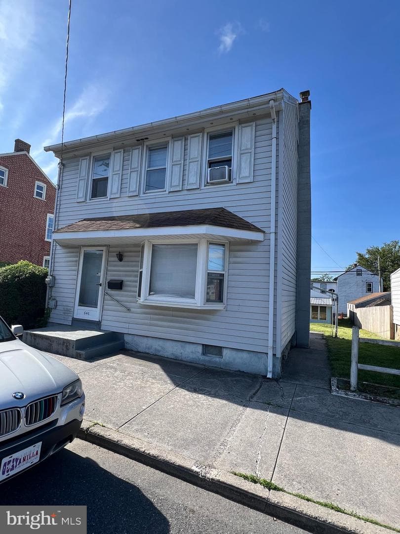 646 Locust Street photo 1