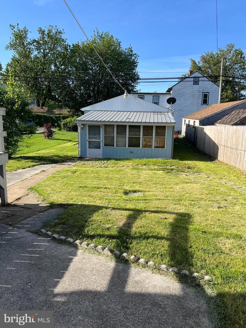 646 Locust Street photo 10