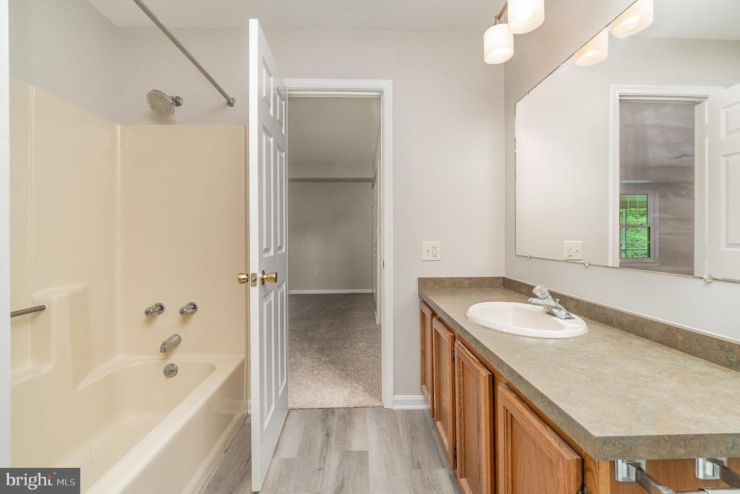 1201 Cambridge Court photo 14