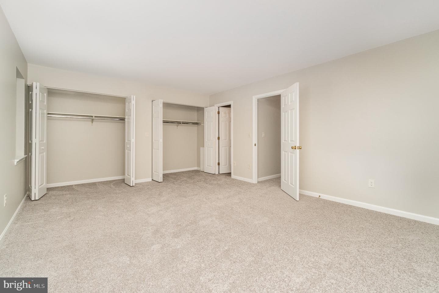 1201 Cambridge Court photo 16
