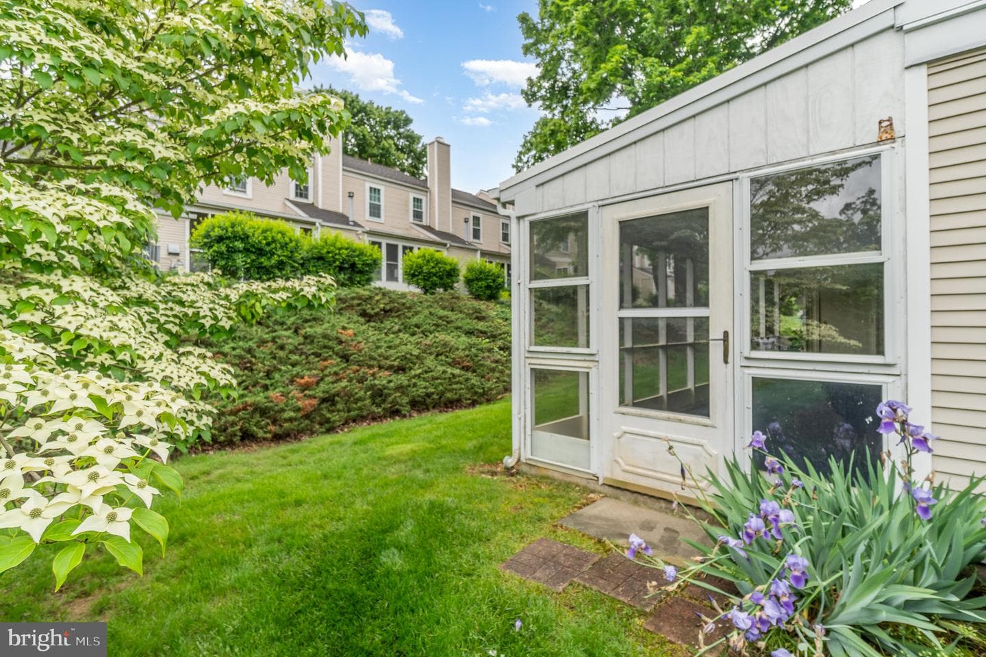 1201 Cambridge Court photo 23