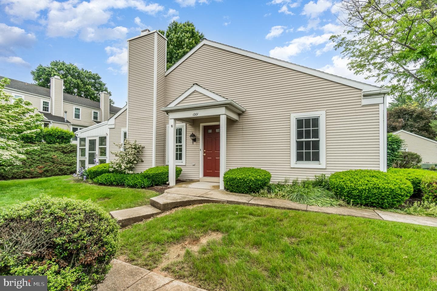 1201 Cambridge Court photo 25