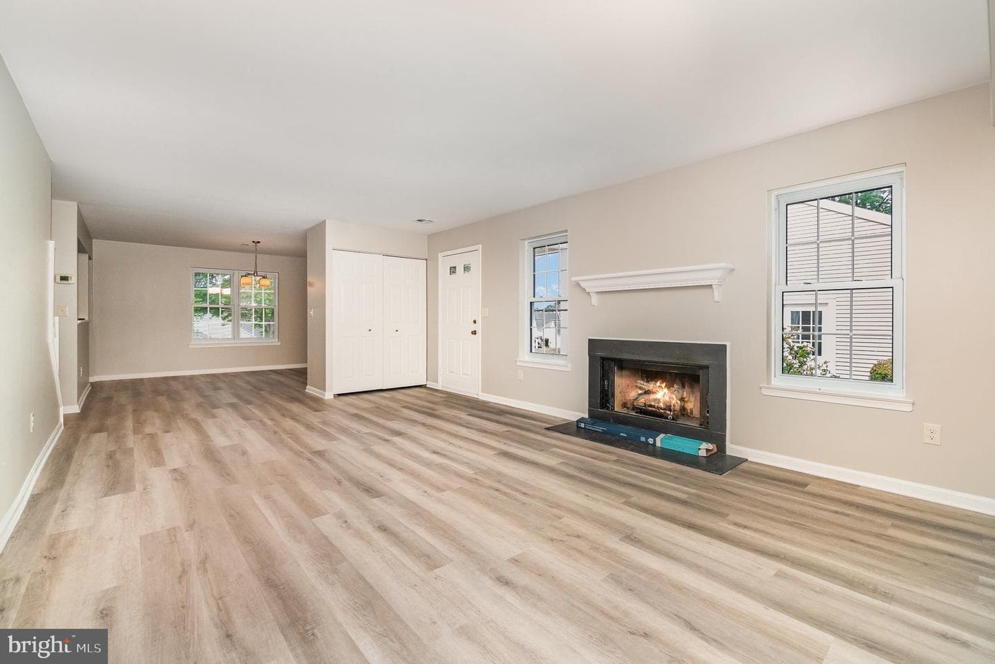 1201 Cambridge Court photo 4