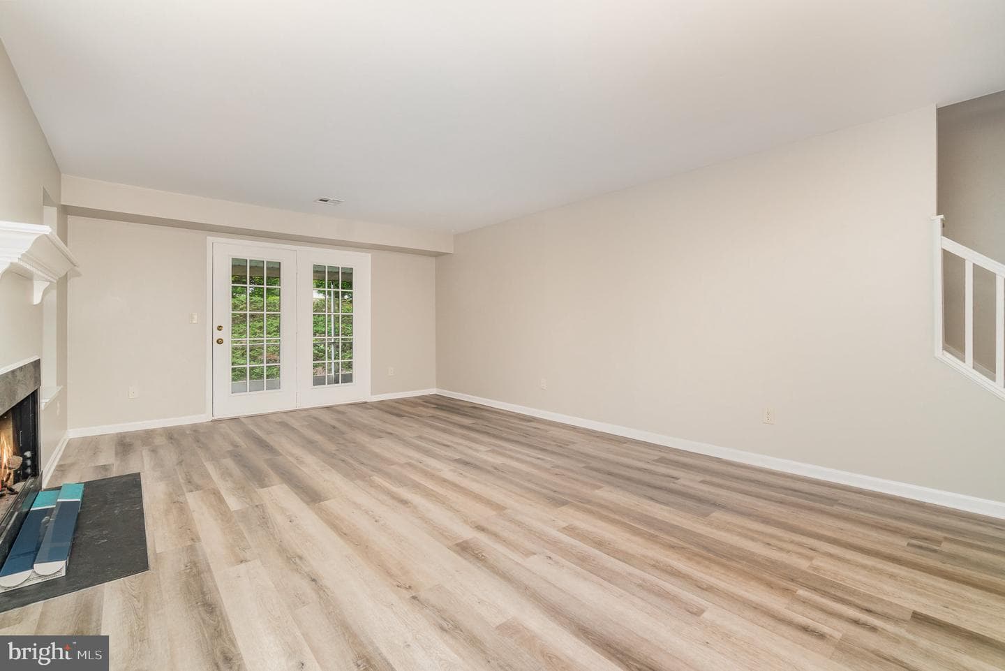1201 Cambridge Court photo 5