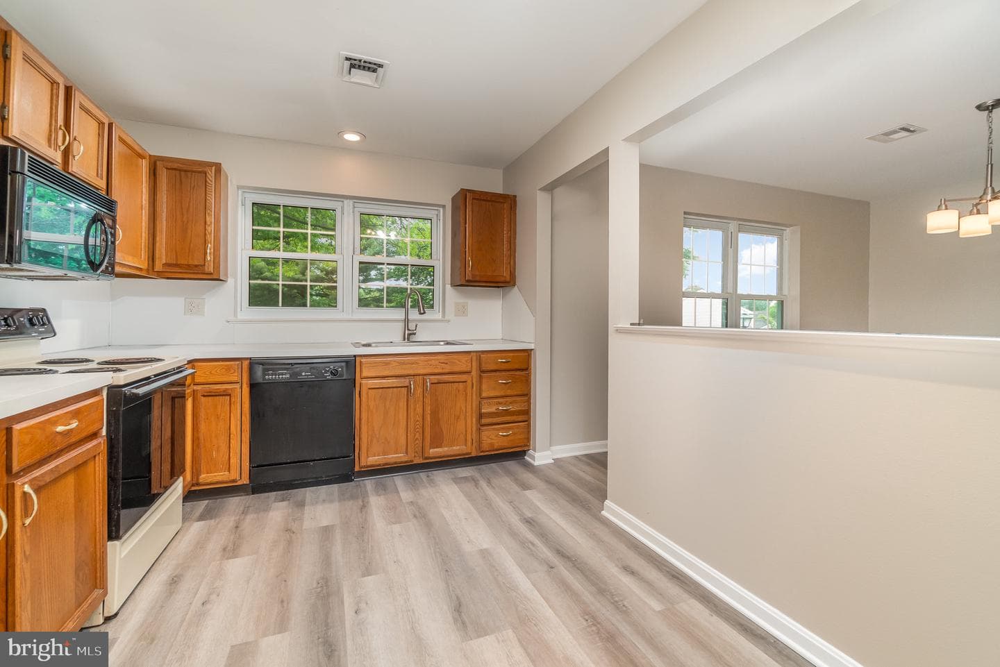 1201 Cambridge Court photo 9