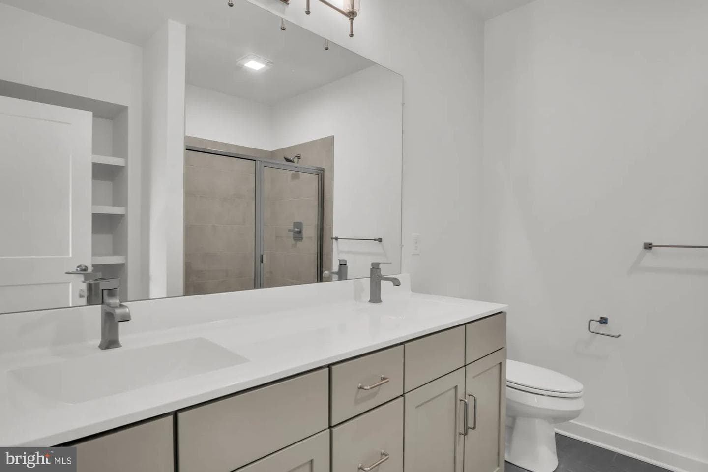 918 N Lincoln Street #004-02 photo 20
