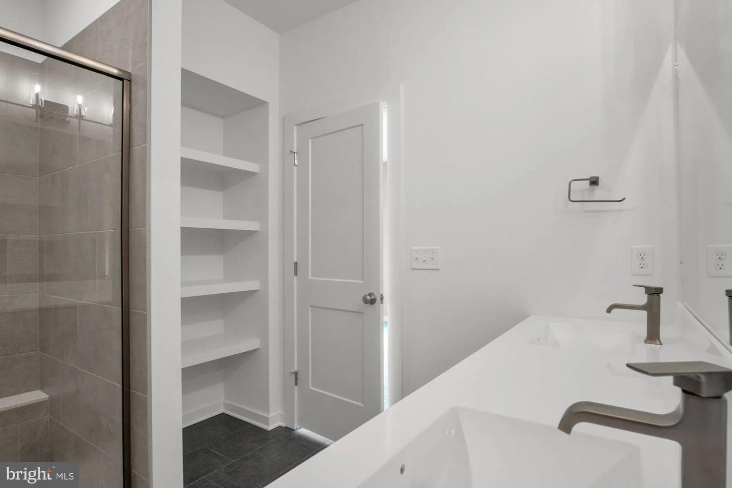 918 N Lincoln Street #004-02 photo 21