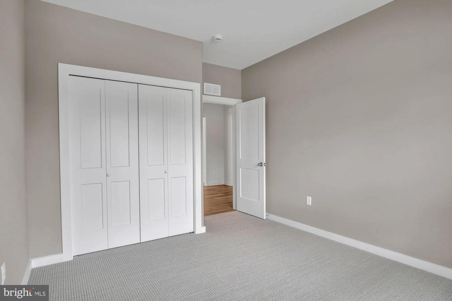 918 N Lincoln Street #004-02 photo 7