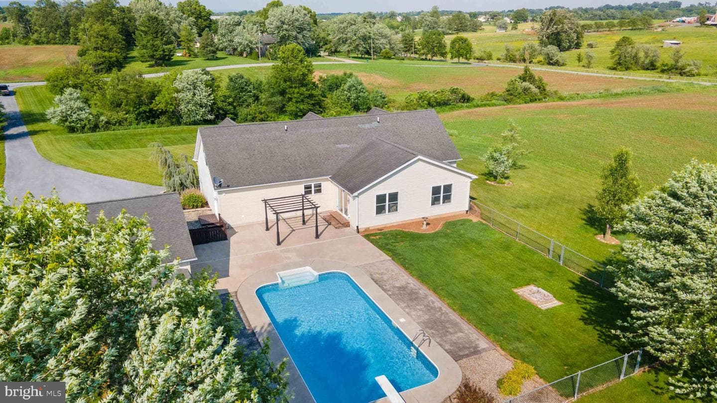 46 Groff Road photo 44