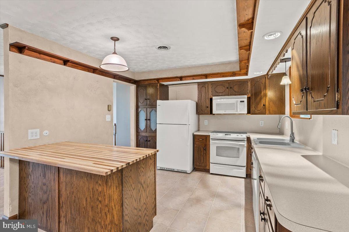 102 Ironmaster Road photo 8
