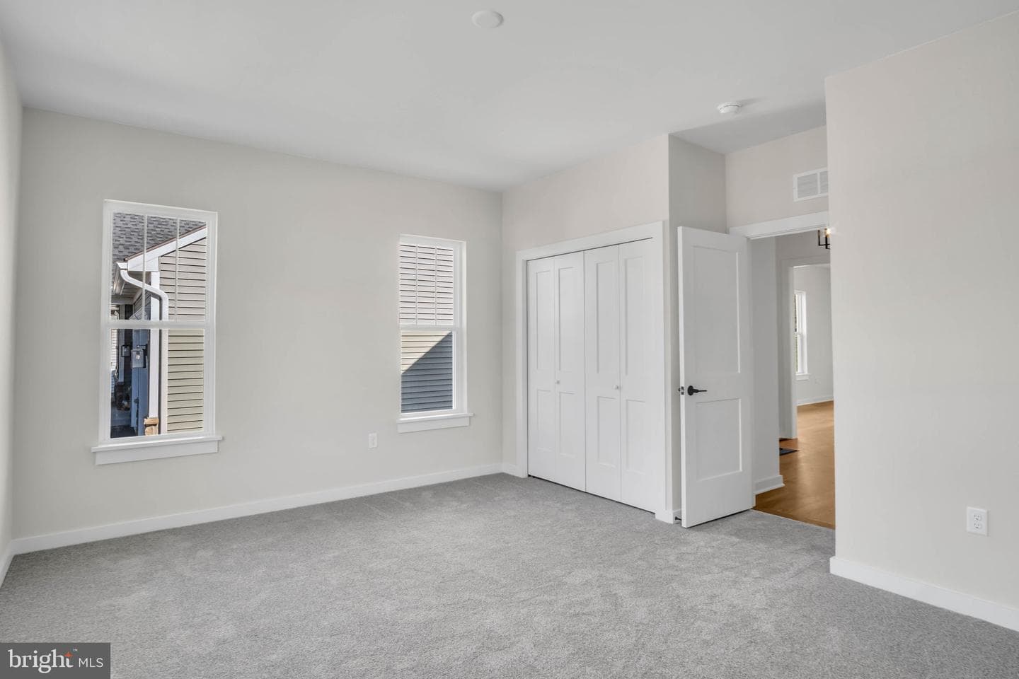 117 Bellflower Avenue photo 12