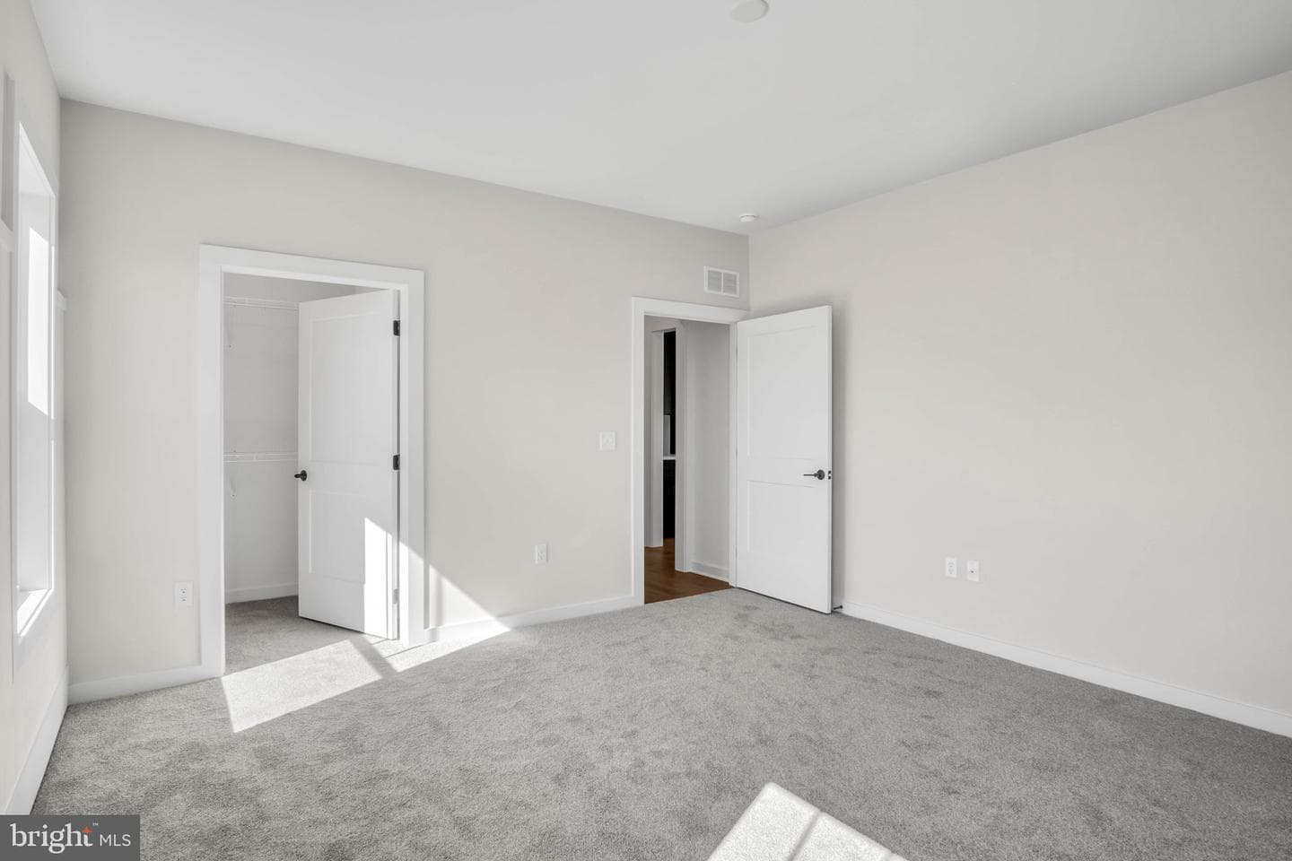 117 Bellflower Avenue photo 9