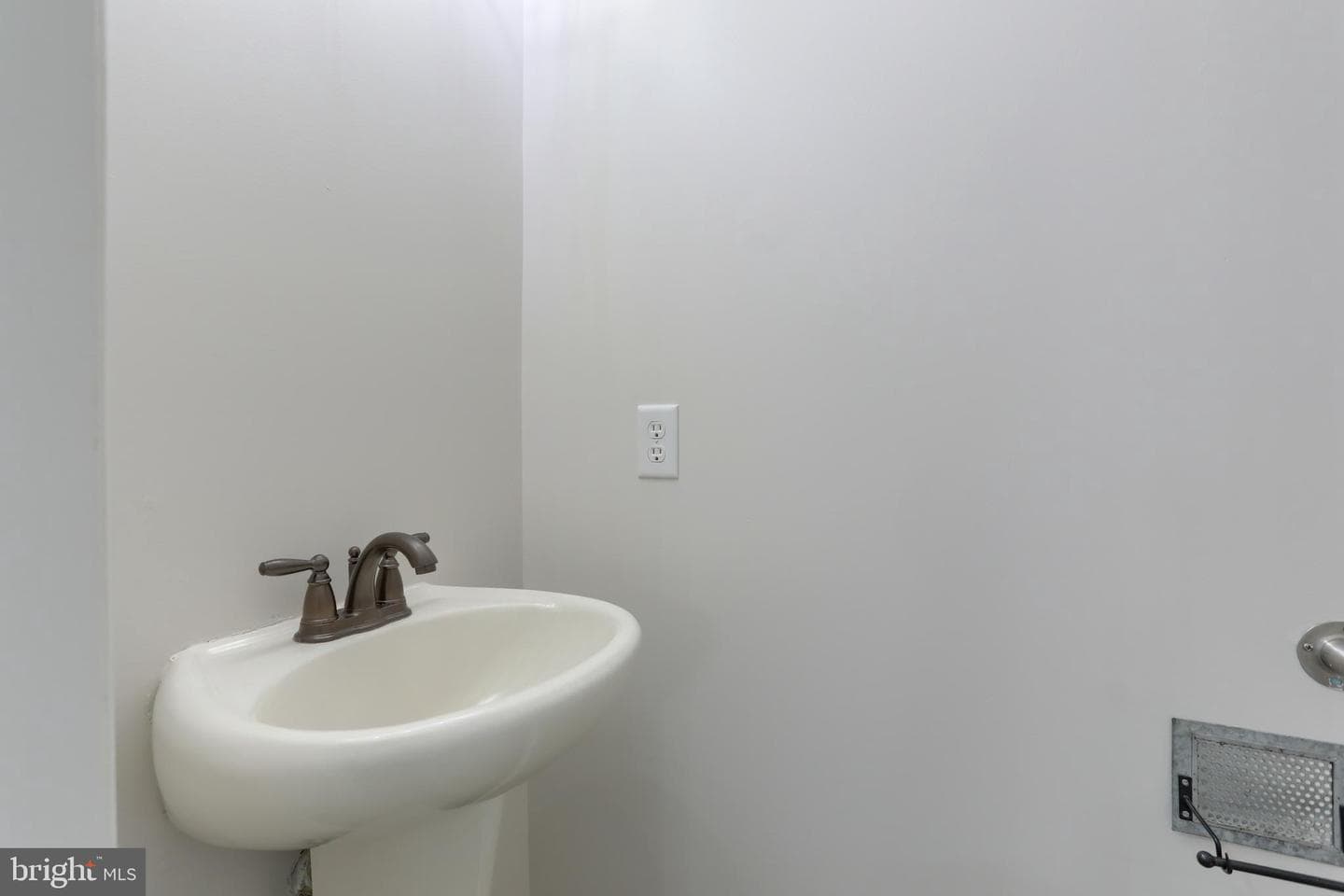 150 Woodlawn Avenue photo 30