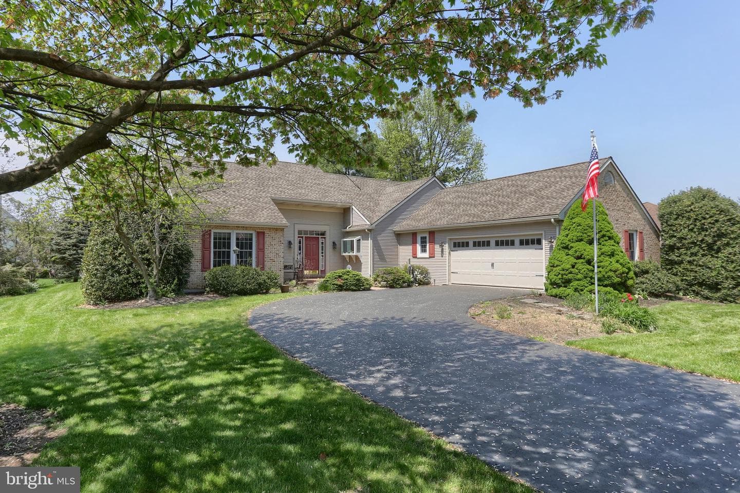 5 Stone Hedge Drive photo 3