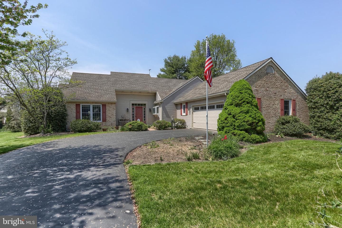 5 Stone Hedge Drive photo 4