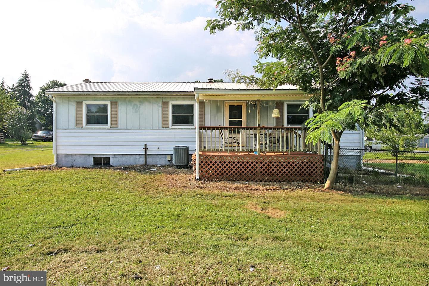 10694 Allentown Boulevard photo 3
