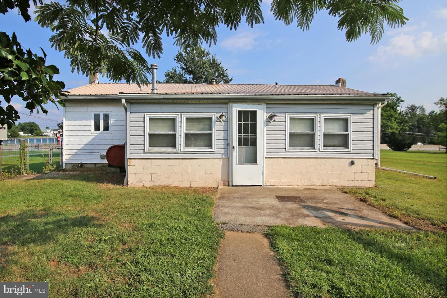 10694 Allentown Boulevard photo 5
