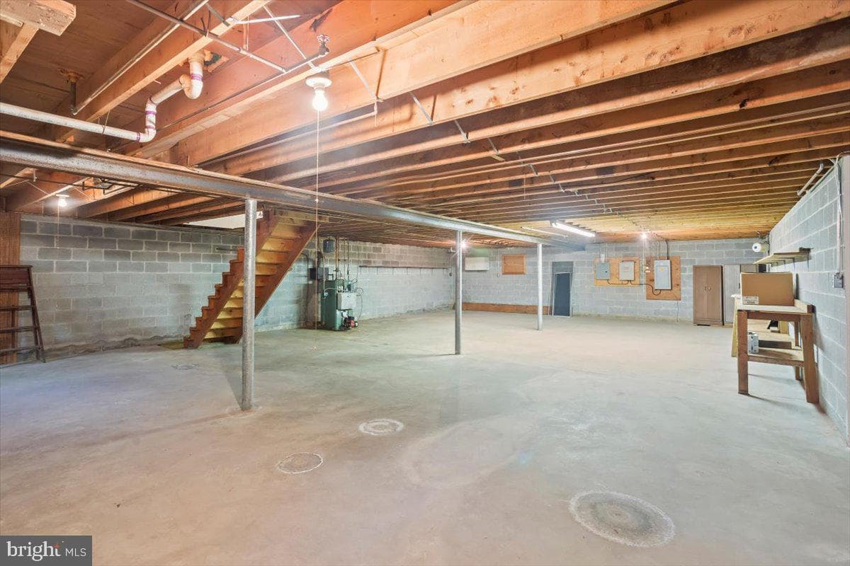 1023 Cornwall Road photo 29