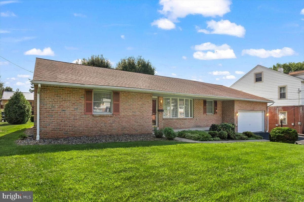 1023 Cornwall Road photo 3