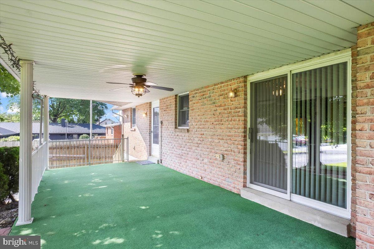 1023 Cornwall Road photo 34