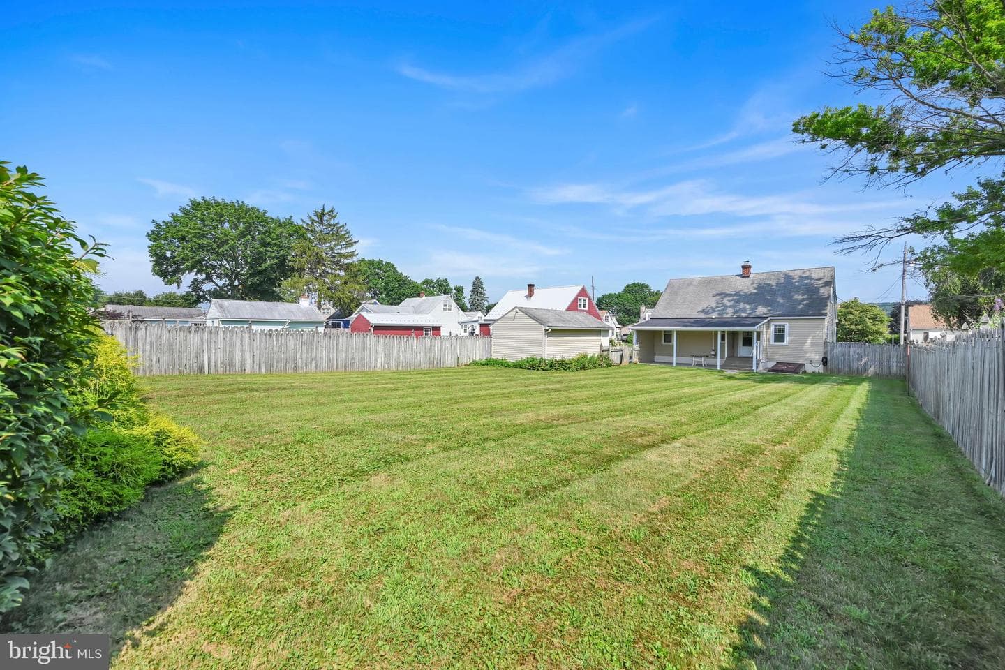 544 W Chestnut Street photo 18