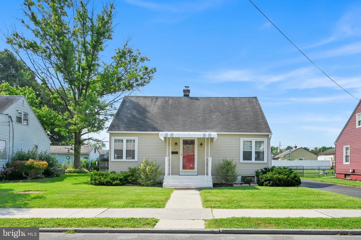 544 W Chestnut Street photo 2
