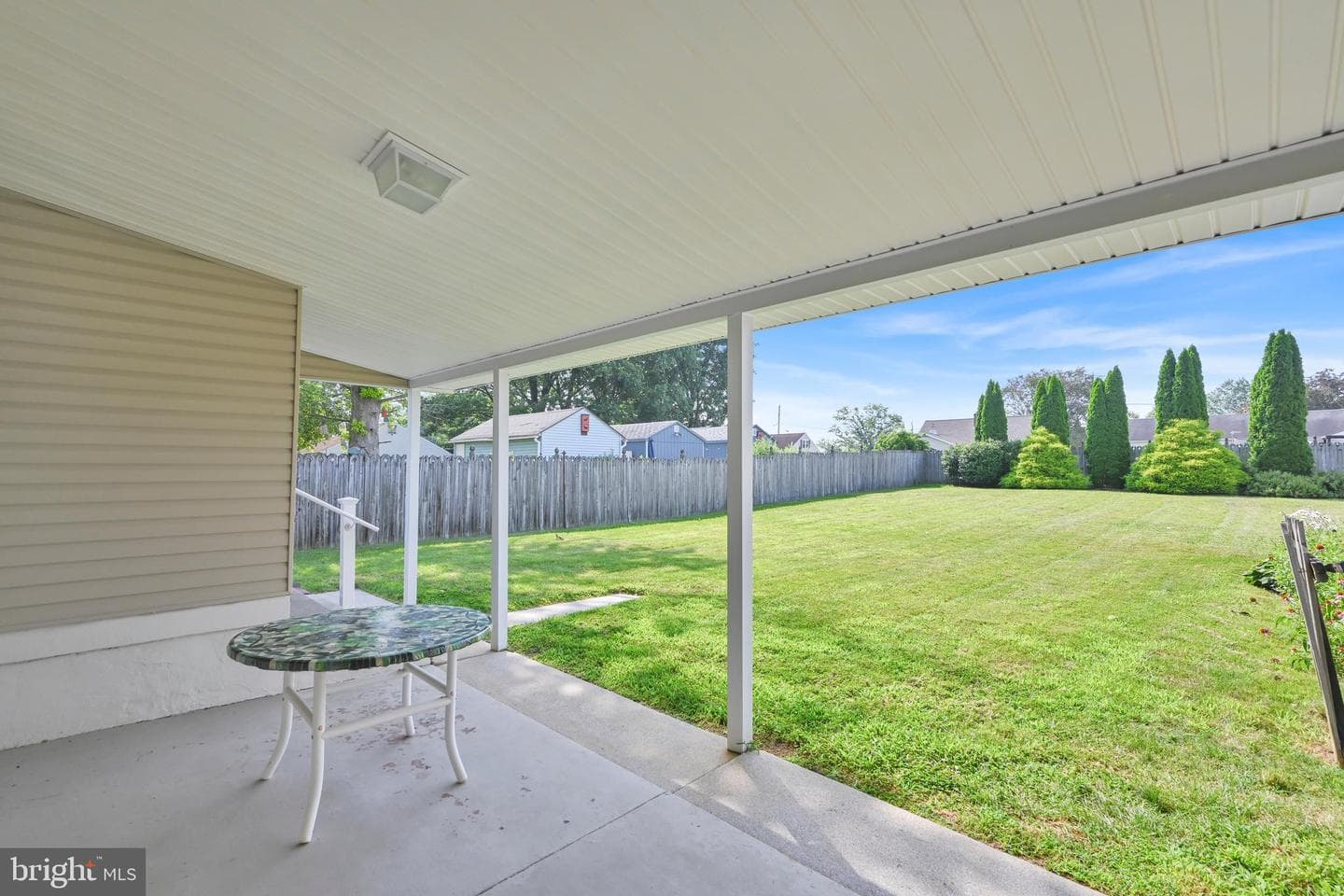 544 W Chestnut Street photo 20