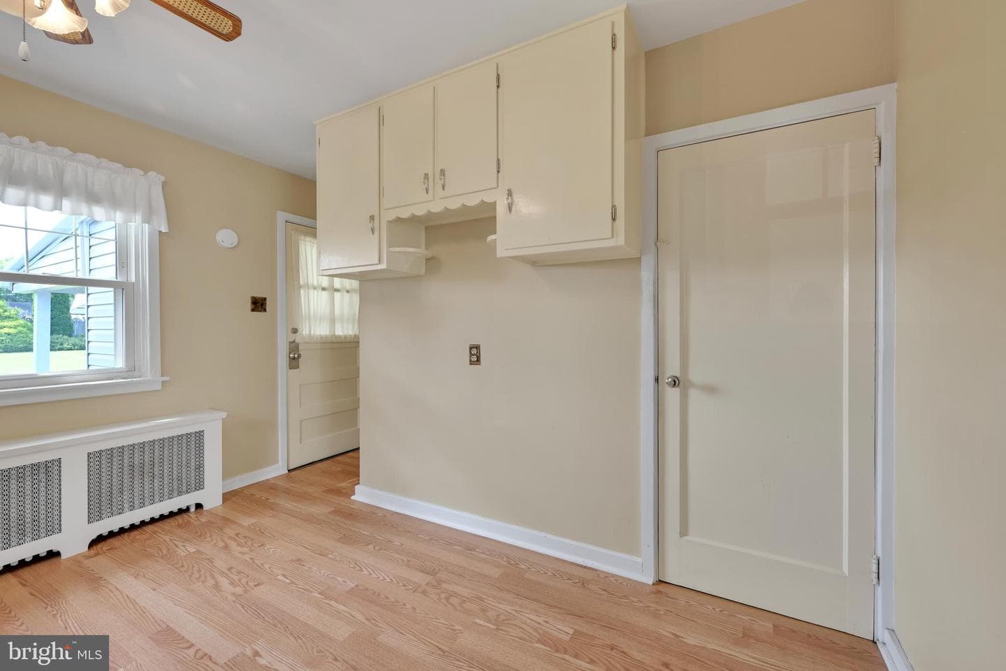544 W Chestnut Street photo 7